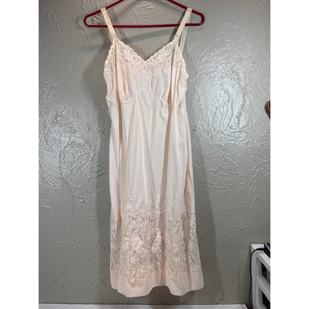 Vintage Slip Dress Pink Blush Womens Beautiful Lace Work Size XS‎